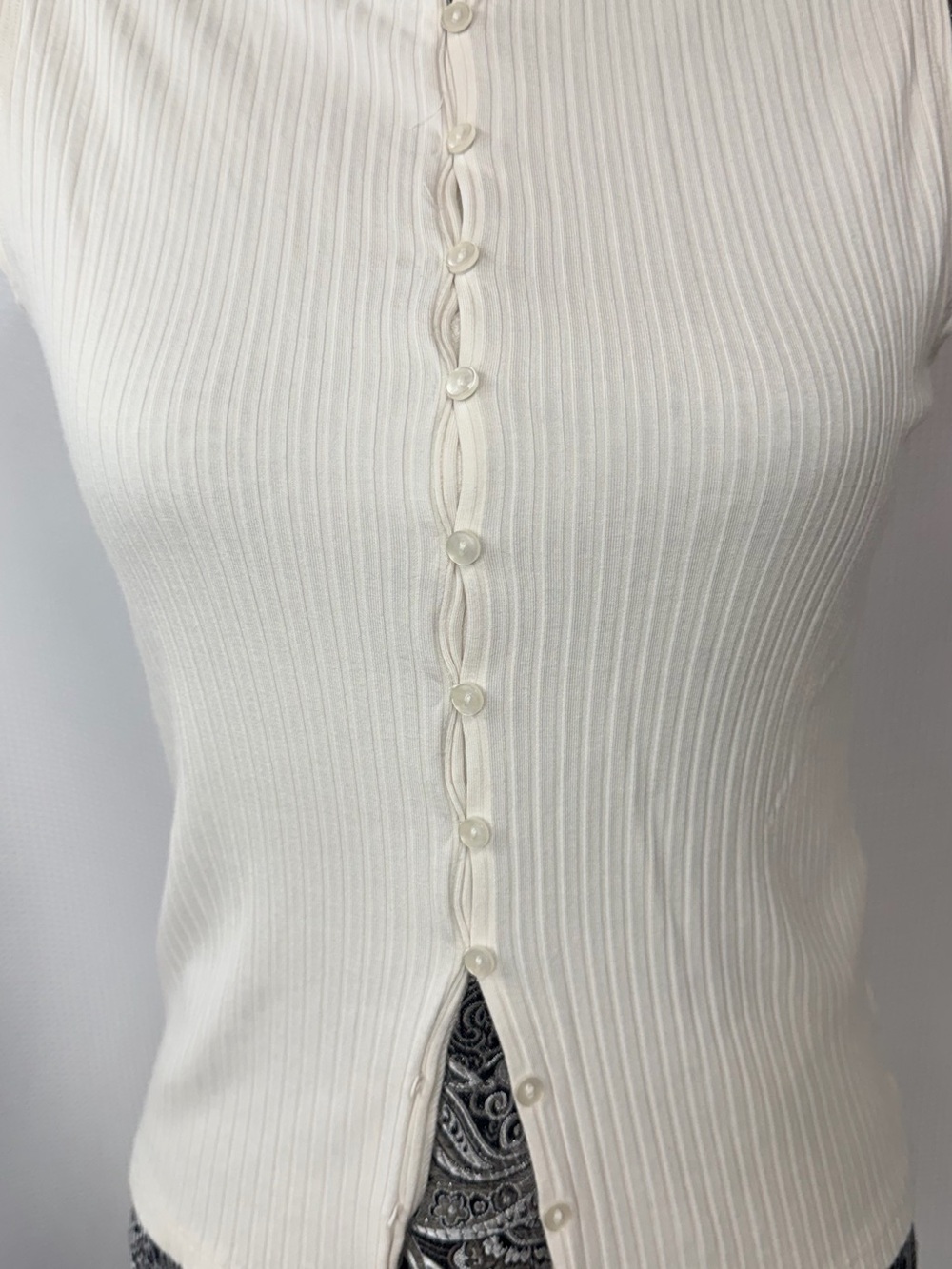 Abercrombie & Fitch Cream Ribbed Button-Front Tank - Picture 4 of 14